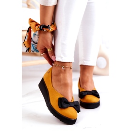 Velúr balerinák a Maciejka platformon 05062-07 Sárga 1