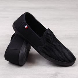 Fekete Atletico M ATC312A áttört tornacipő 1