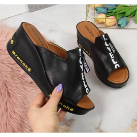 Fekete ékpapucs Vinceza W JAN109 felirattal 1