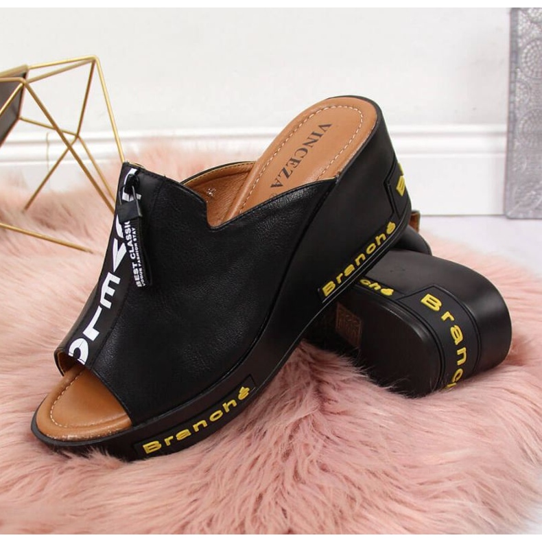 Fekete ékpapucs Vinceza W JAN109 felirattal 2