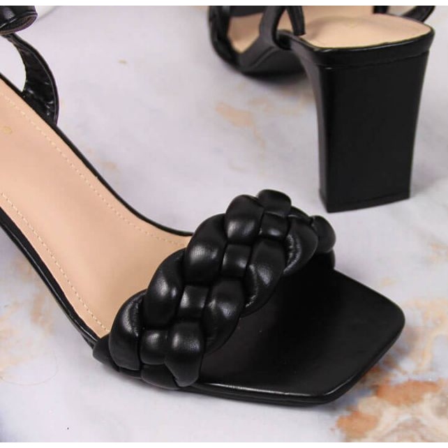 Fekete magas sarkú szandál Vinceza W JAN114A 2