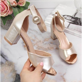 Szandálok a Vinceza W JAN96C poszton arany aranysárga 1