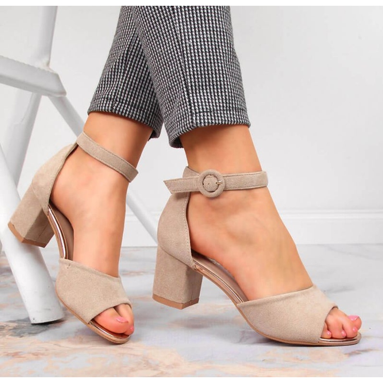 Szandál a Vinceza W JAN96D bézs oszlopon 2