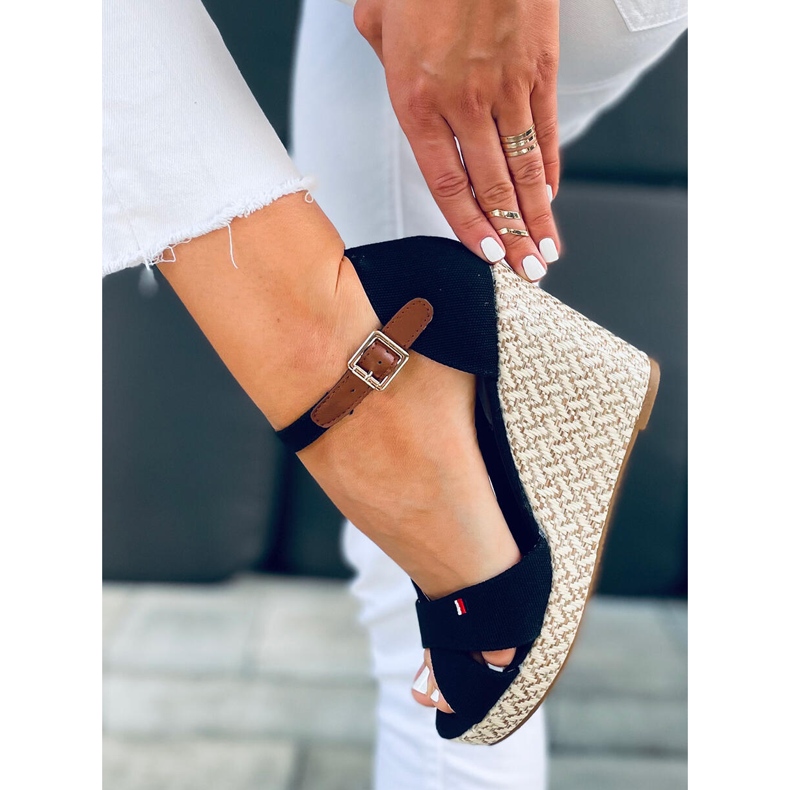 Lamis Fekete ékszandál 1