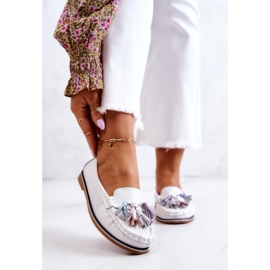 Női bőrcipők rojtokkal Fehér Laressa 1