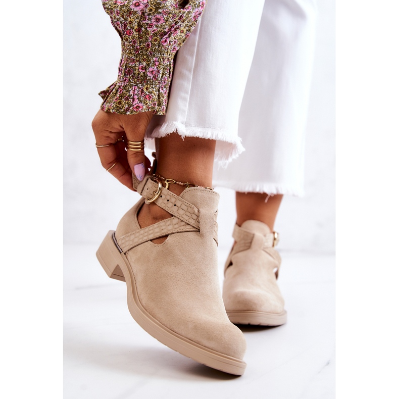 PL5 Női bőrcipők, világos bézs színű Ramos kivágással 1