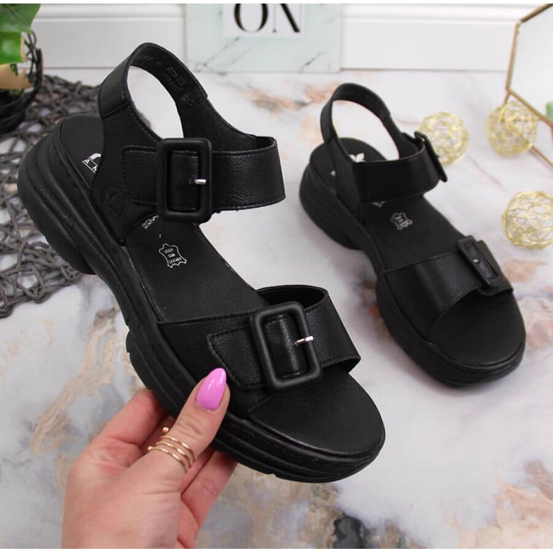 Bőr szandál a Rieker W RKR513 platformon fekete 1