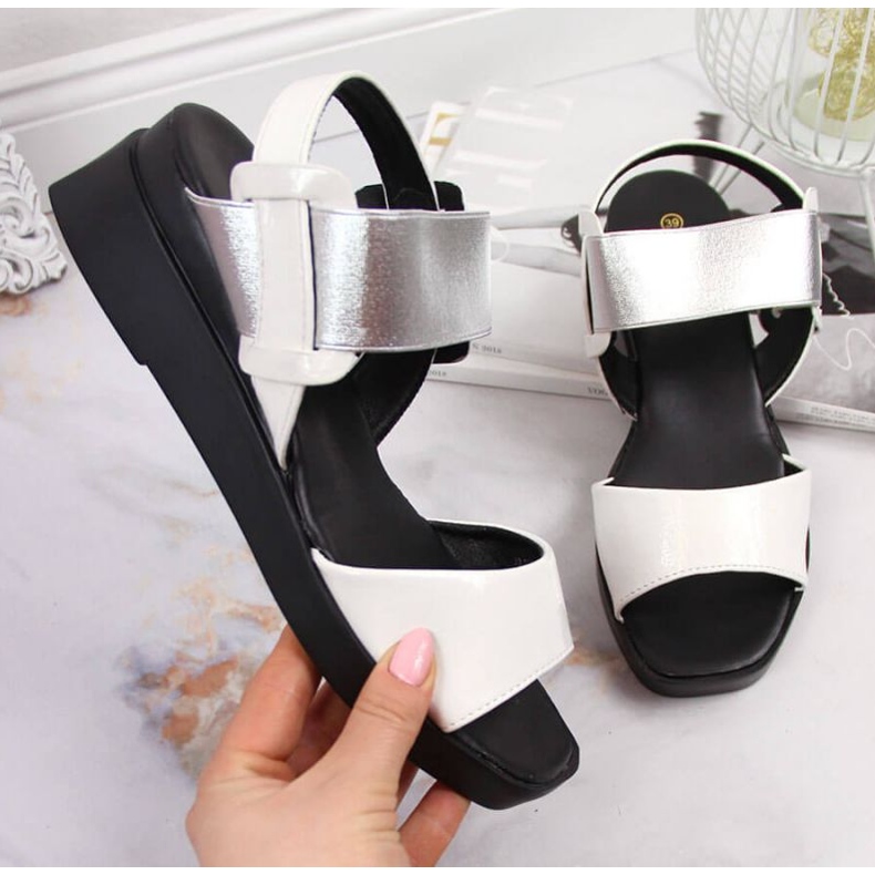 Ékes szandál Potocki W WOL75B fehér 1