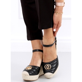 Aika Fekete ékszandál 2