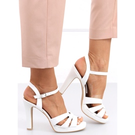 Camara White magas sarkú szandál fehér 2