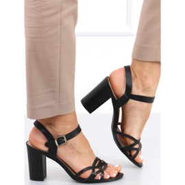 Rania Fekete magas sarkú szandál 2