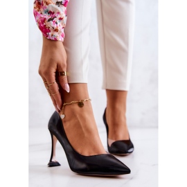 S.Barski Divatos fekete Tamira bőr tűsarkú 1