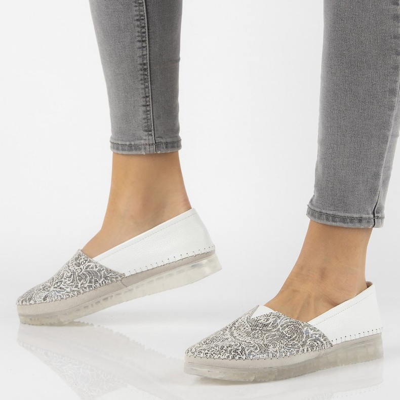 Bőr cipő Filippo DP2147 / 21 Wh fehér sokszínű 1