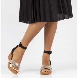 Bőr szandál Filippo 04565-25 / 00-5 arany és fekete aranysárga 1