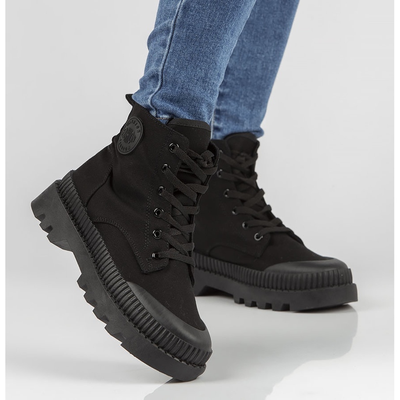 Fekete Filippo 2021 tornacipő 2