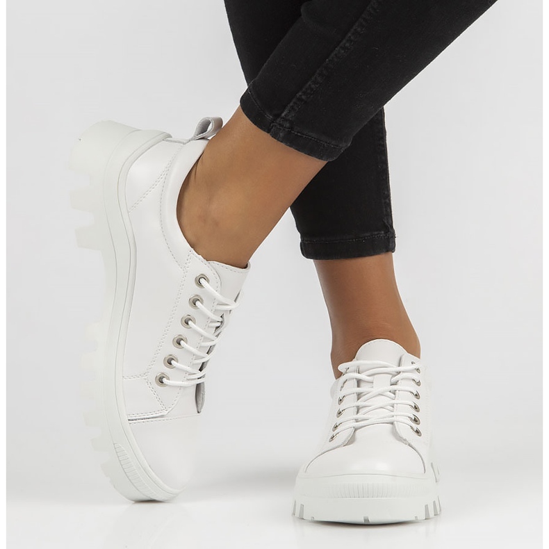 Bőr tornacipő FILIPPO DP3522 / 22 Wh fehér 2