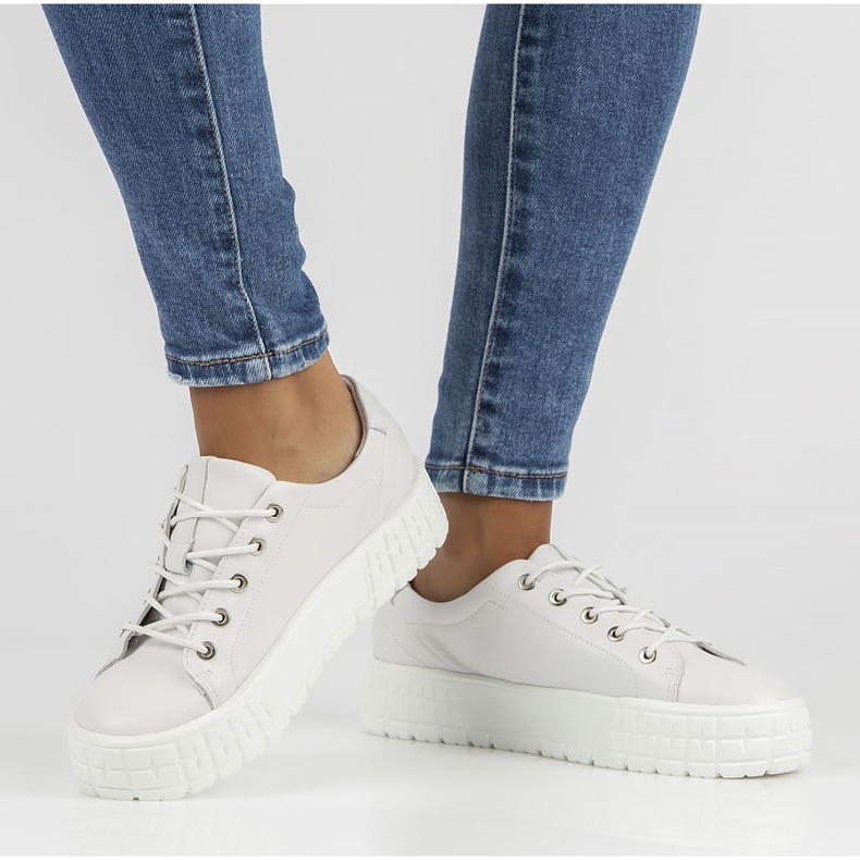 Bőr tornacipő FILIPPO DP3528 / 22 Wh fehér 2