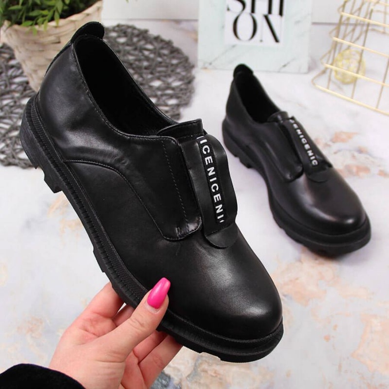 Slip-on cipő S. Bararski W OLI147 fekete 1