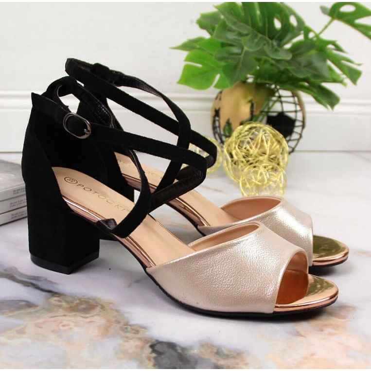 Szandál a poszton Potocki W WOL68 fekete és arany aranysárga 2