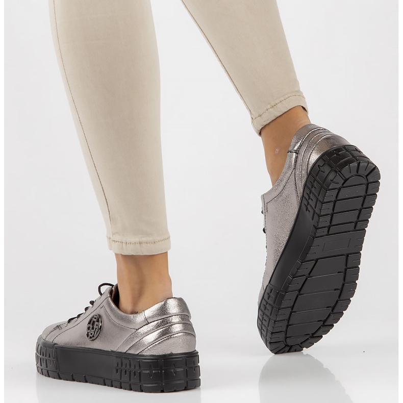 Bőr tornacipő FILIPPO DP3528 / 22 Gn fegyver fém ezüst 2