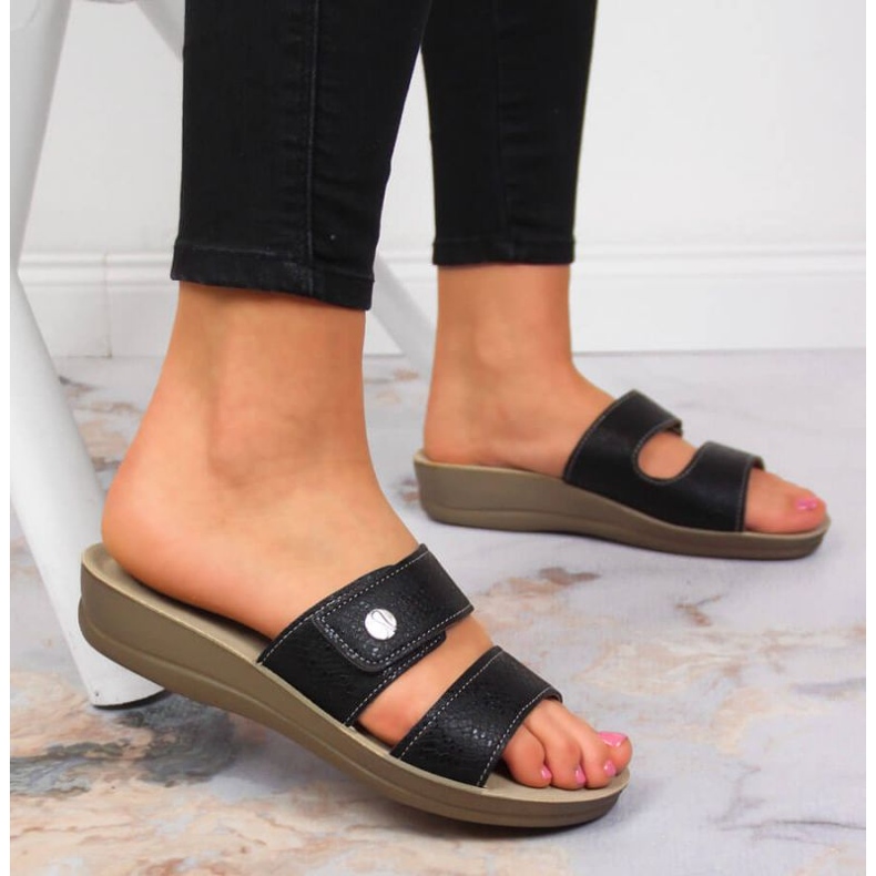 Tépőzáras Inblu W ARC10B fekete 2 Tépőzáras Inblu W ARC10B fekete 2