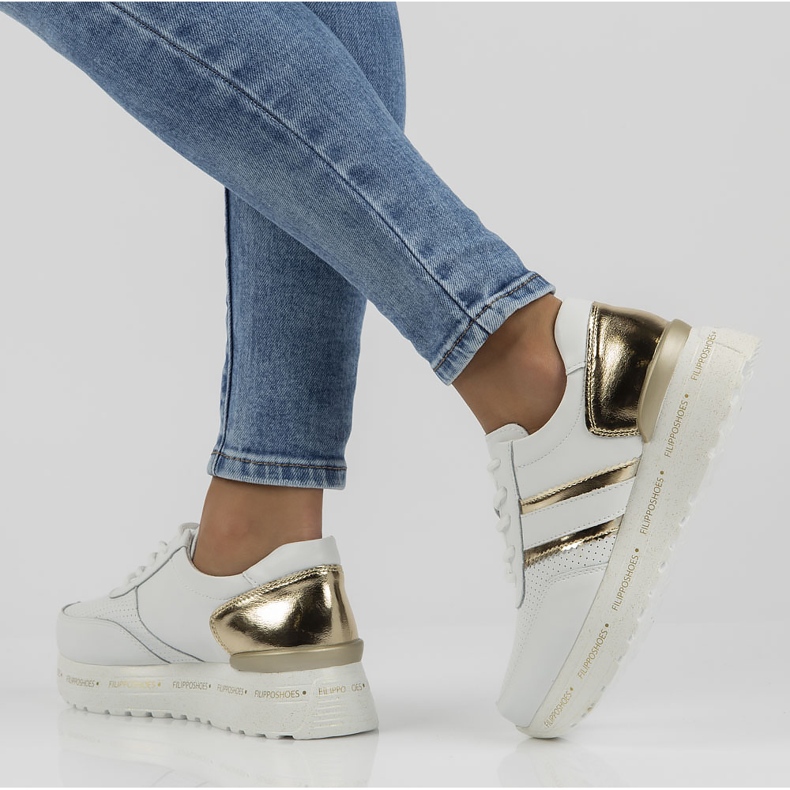 Bőr tornacipő Filippo DP3689 / 22 Wh fehér aranysárga 1