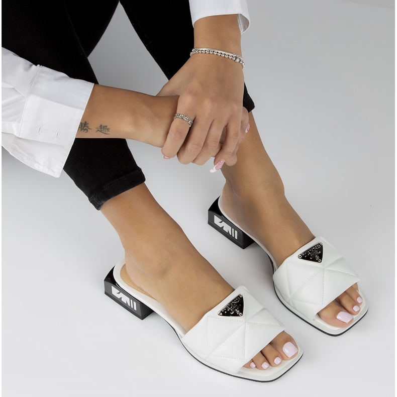 Bőr papucs Filippo DK3905 / 22 Wh fehér 1