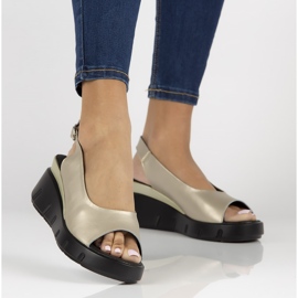 Bőr szandál Filippo DS3595 / 22 Go golden aranysárga 2