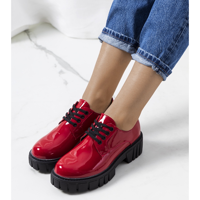 A márka piros lakkozott cipői Eileen 1