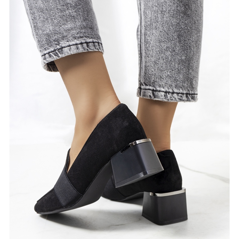 Fekete broguk az Arden poszton 2