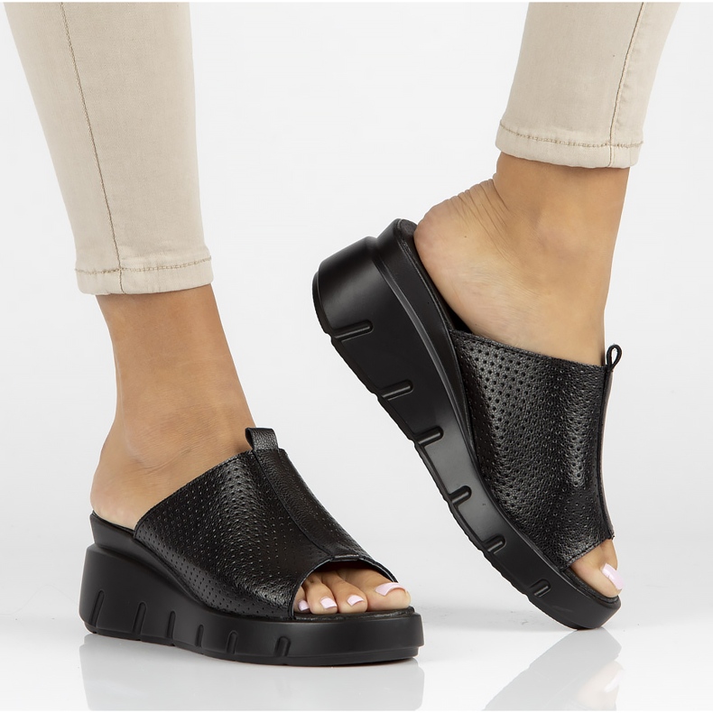 Bőr papucs Filippo DK3594 / 22 Bk fekete 1