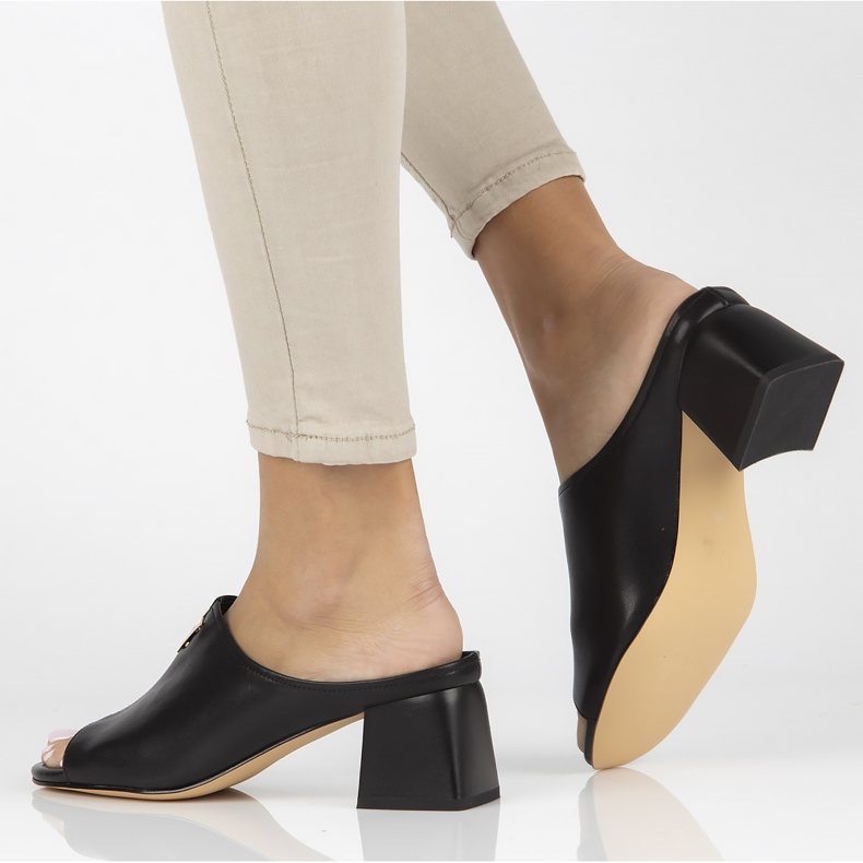 Bőr papucs Filippo DK3728 / 22 Bk fekete 1