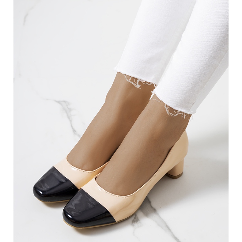 Bézs Dikra női pumpák fekete 1