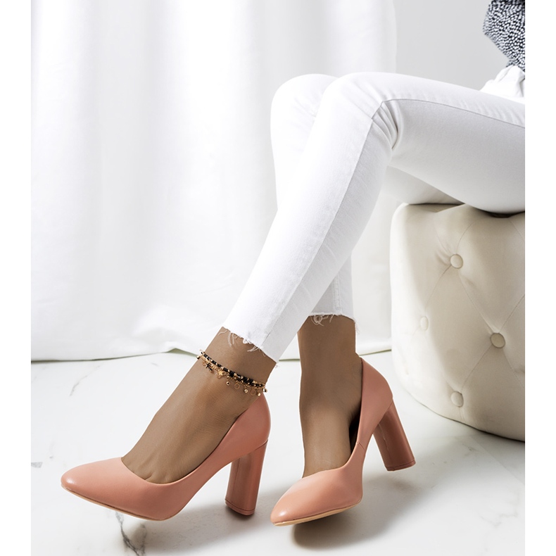 Rózsaszín pumpák a Burnaby poszton 1