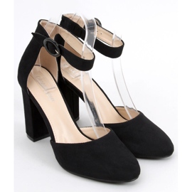Pumpák láthatók az Iris Black sarkán fekete 1