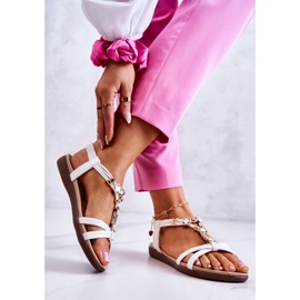 Női bebújós szandál fehér salinna díszítéssel 1