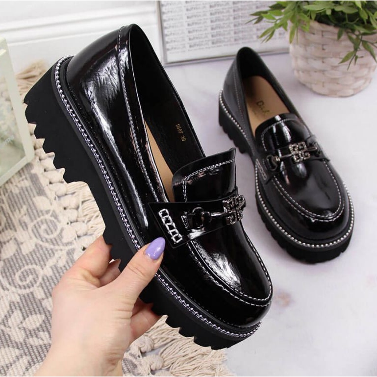 Fekete lakkozott cipő W S. Barski 1