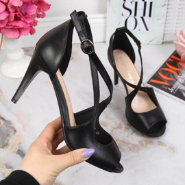 Fekete szandál magassarkún W Sergio Leone 1