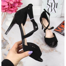 Fekete szandál magassarkún W Sergio Leone 1