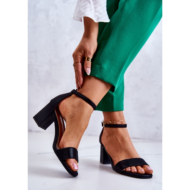 Vinceza Divatos női szandál sarkon, fekete Lucida 2