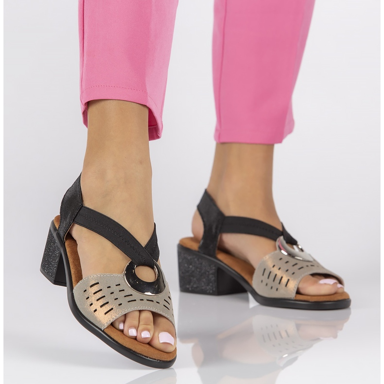 Bőr szandál Filippo DS2308 / 22 Bk Go fekete és arany aranysárga 1