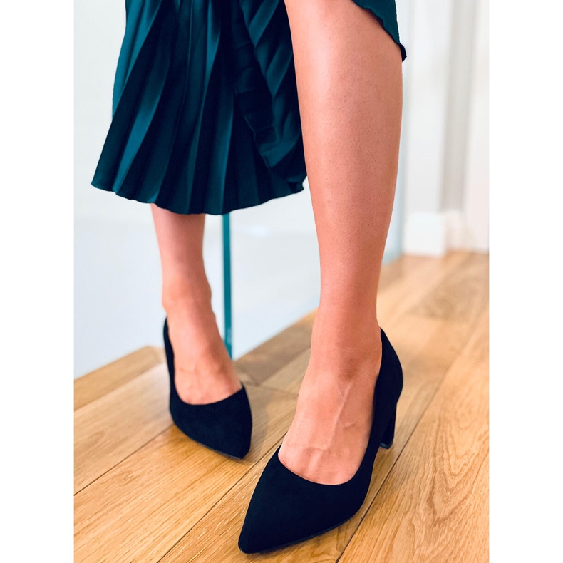 Szivattyúk a Durga Black poszton fekete 1