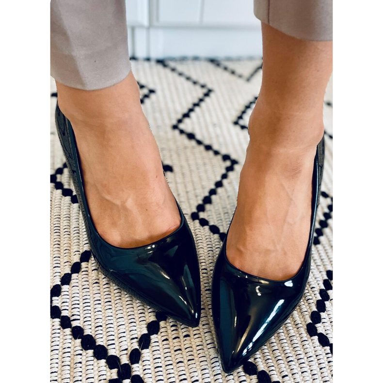 Alacsony sarkú pumpák Zelia Black fekete 2