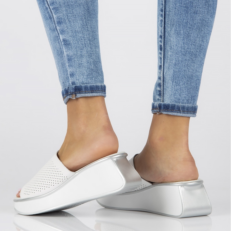 Bőr papucs Filippo DK3614 / 22 Wh fehér 1