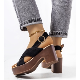 Fekete szandál a Chapel platformon 2