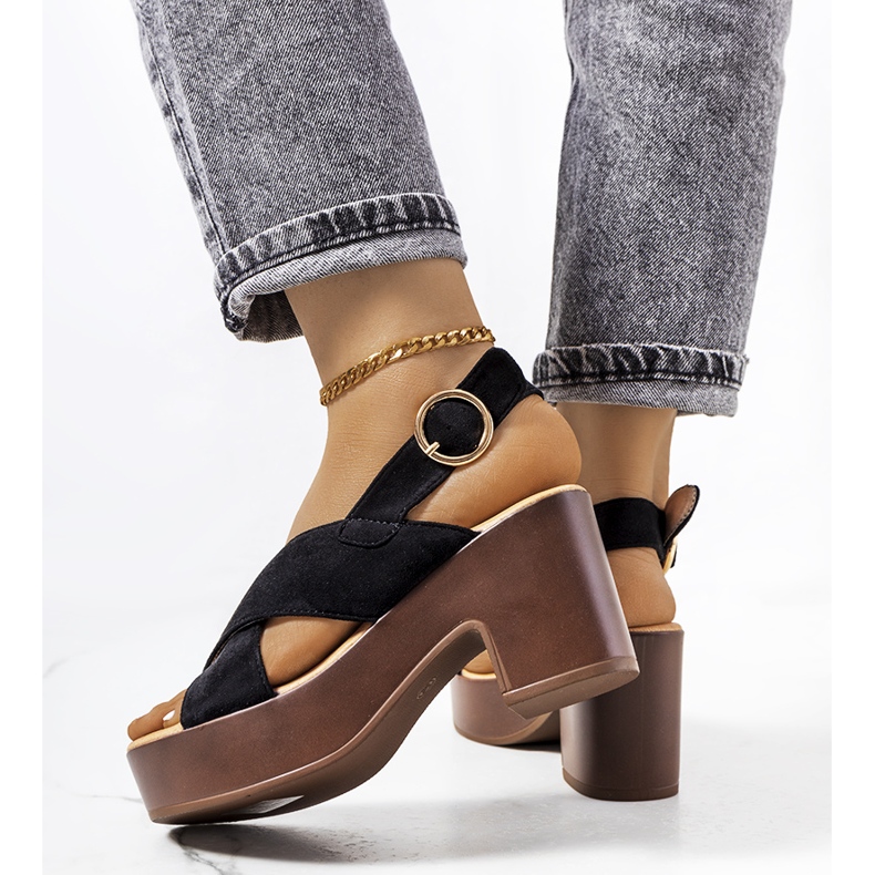 Fekete szandál a Chapel platformon 2