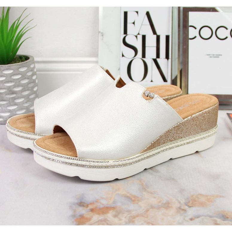 Papucs az éken T.Sokolski W SCA167B ezüst fehér 2