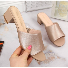 Papucs a blokkon Sergio Leone W SK375B bézs 1