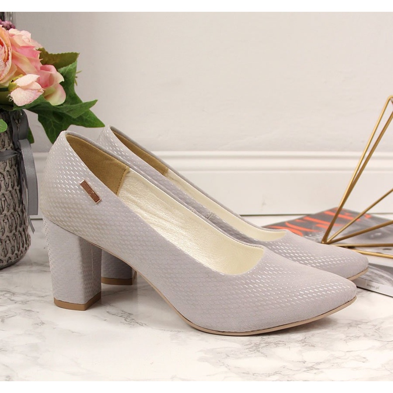 Szivattyúk a szürke Monique oszlopon sokszínű 2