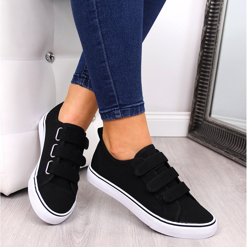 Fekete Atletico alacsony tépőzáras textil tornacipő 1